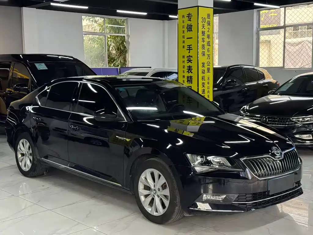 Skoda Superb — фото 3