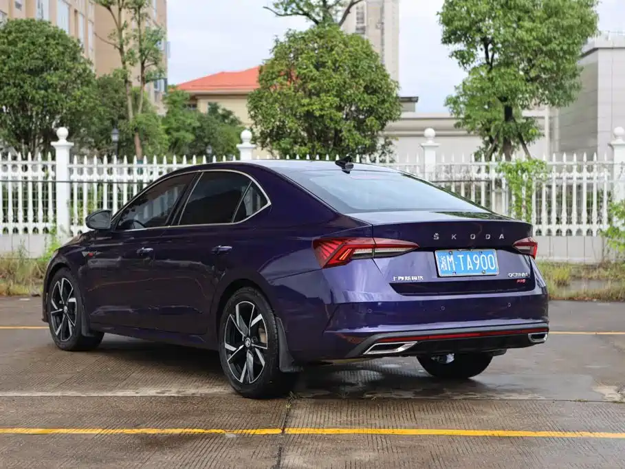 Skoda Octavia — фото 7