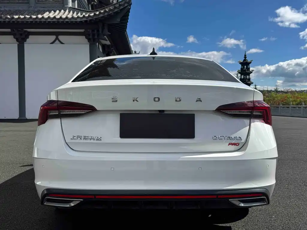 Skoda Octavia — фото 5