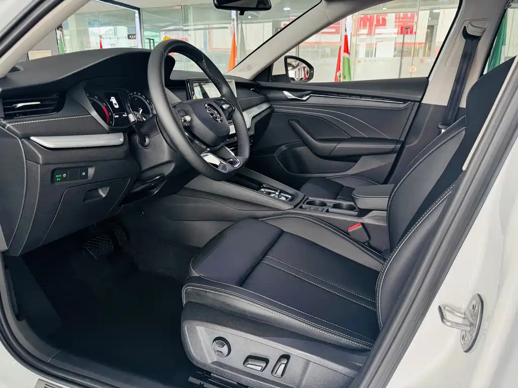 Skoda Octavia — фото 8