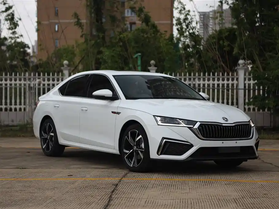 Skoda Octavia — фото 3