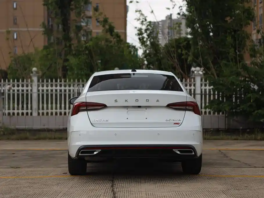 Skoda Octavia — фото 6