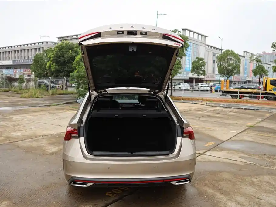 Skoda Octavia — фото 7