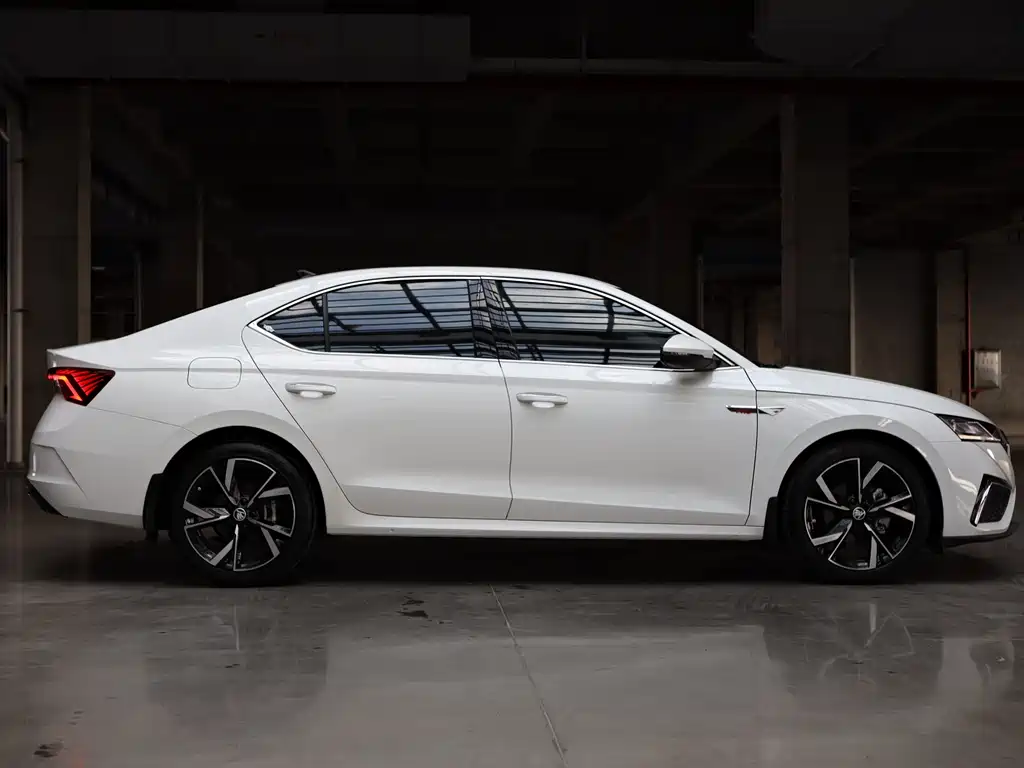 Skoda Octavia — фото 4