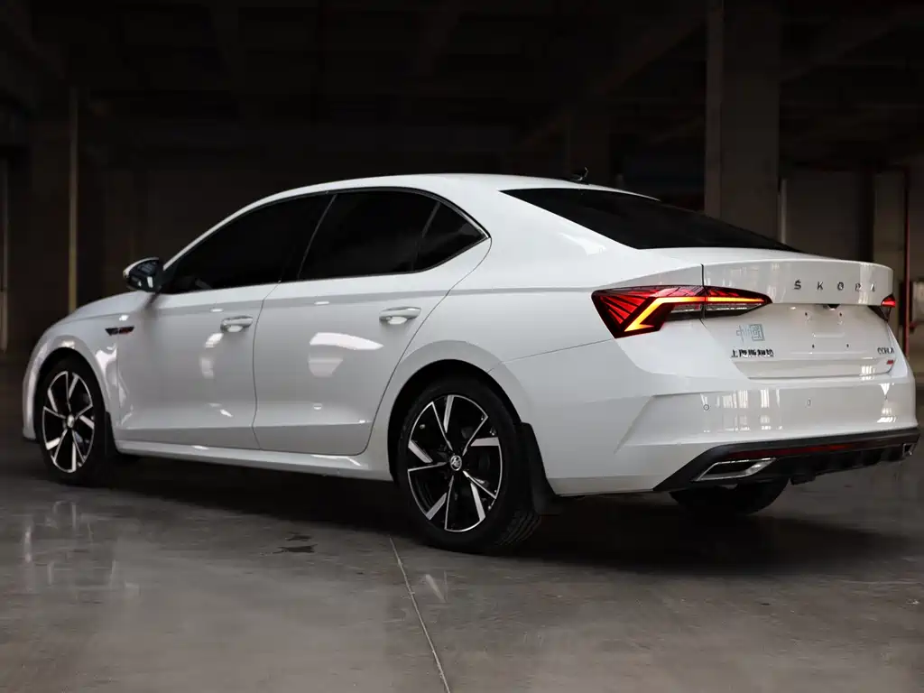Skoda Octavia — фото 6