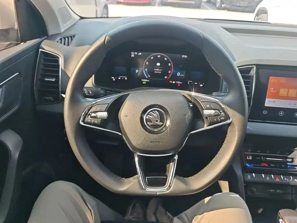 Skoda Karoq — фото 11