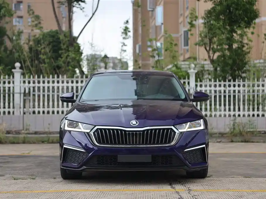 Skoda Octavia — фото 2