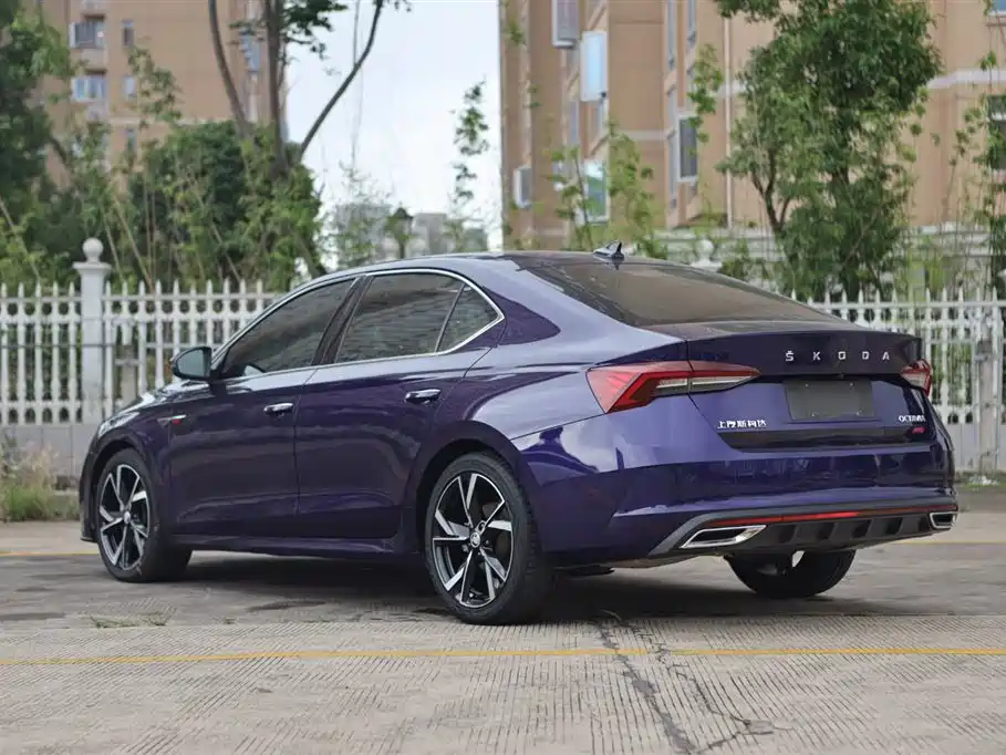 Skoda Octavia — фото 7