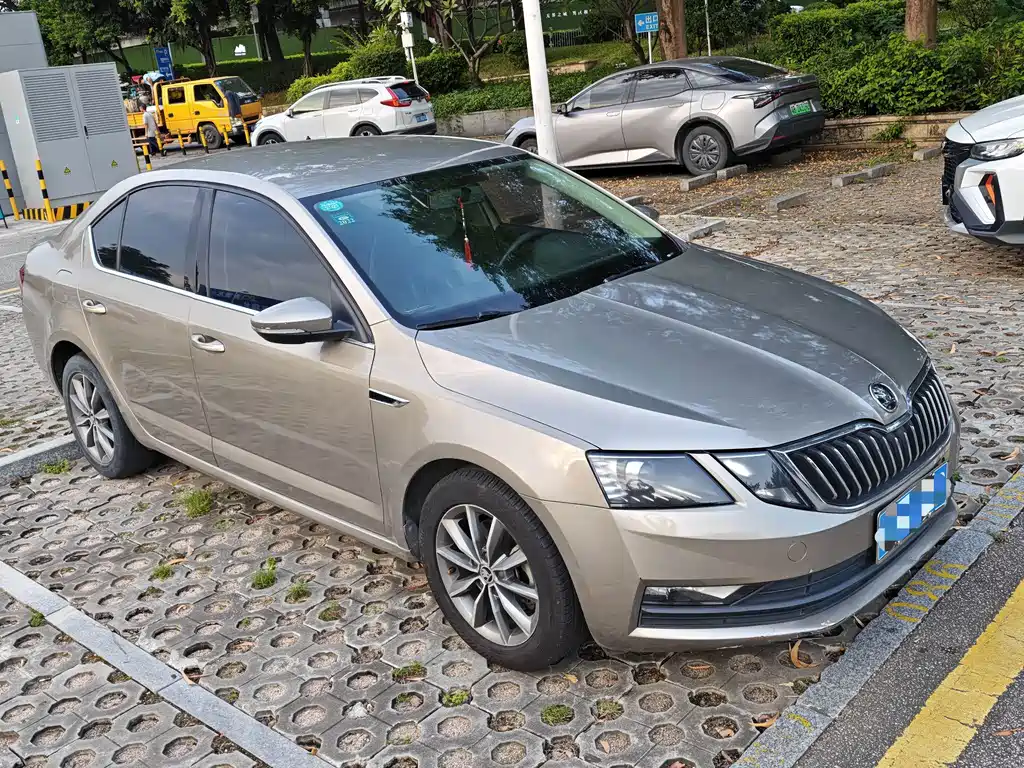 Skoda Octavia — фото 3
