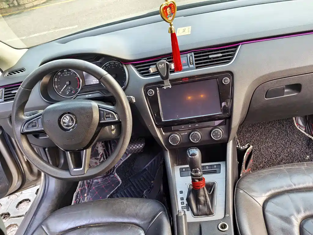 Skoda Octavia — фото 6
