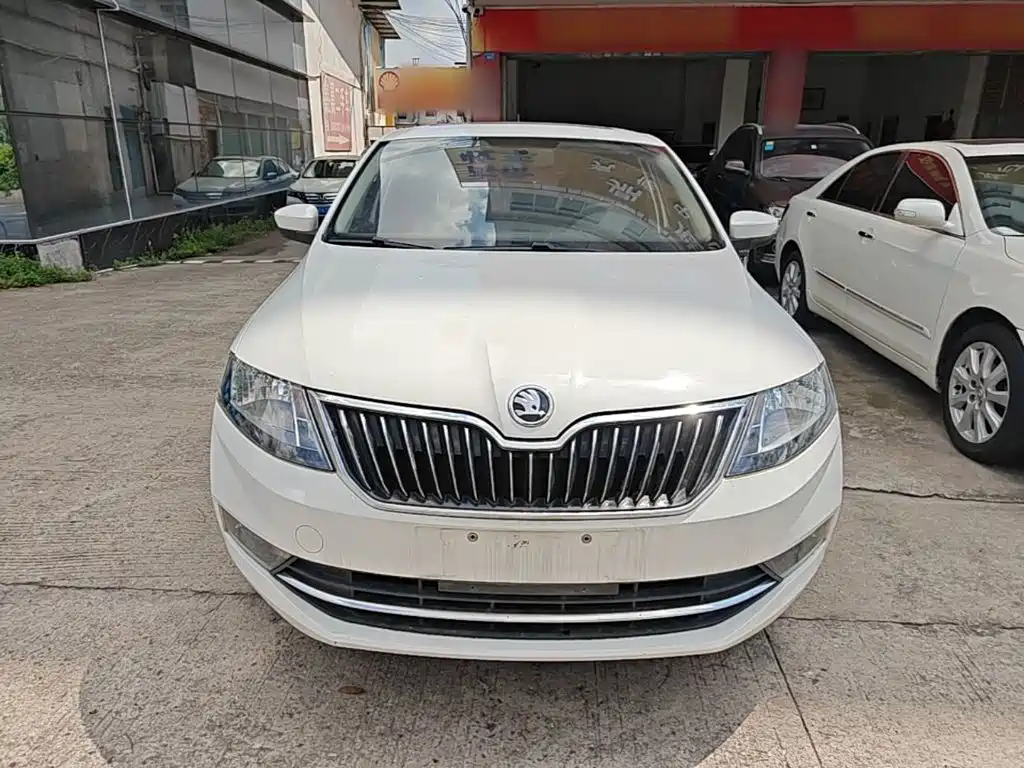 Skoda Rapid — фото 3