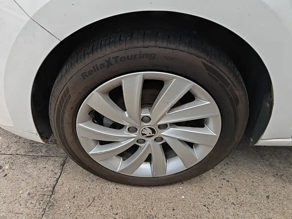 Skoda Rapid — фото 23