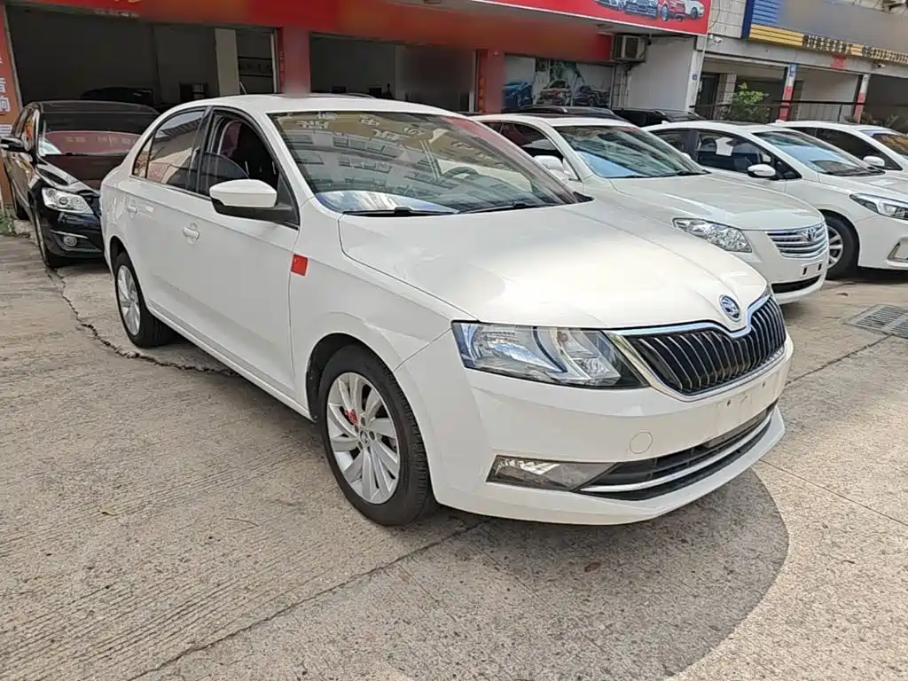 Skoda Rapid — фото 4