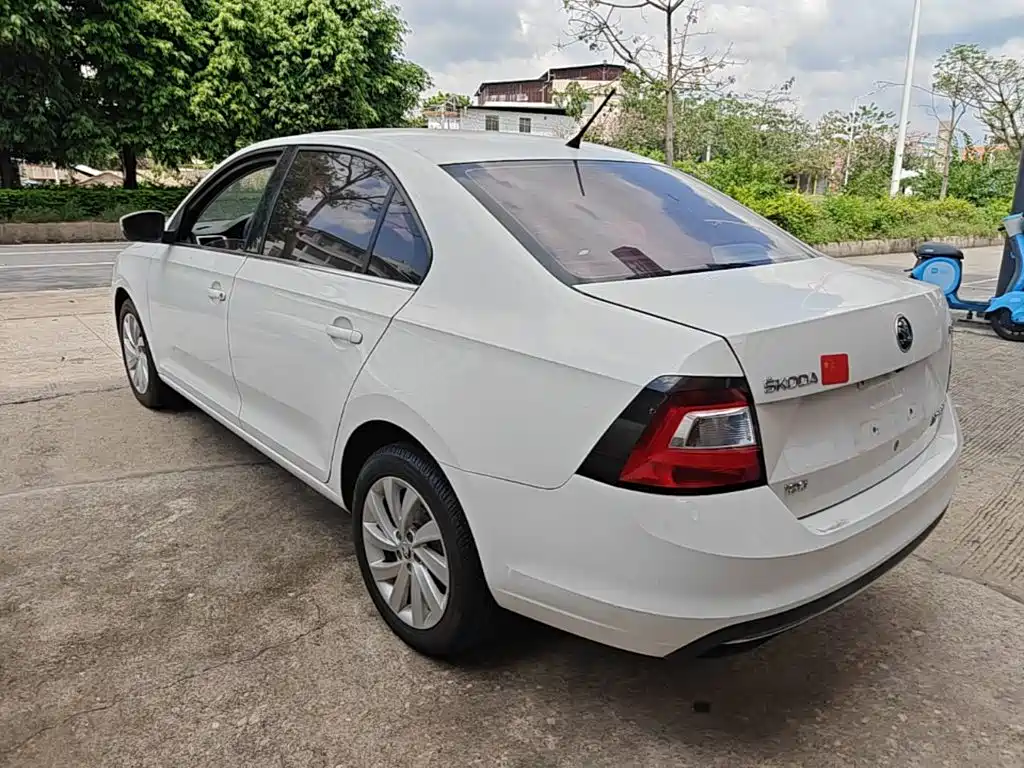 Skoda Rapid — фото 5