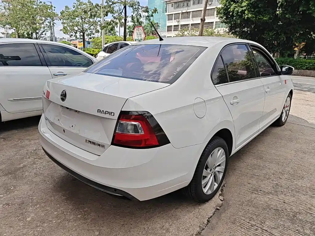 Skoda Rapid — фото 7