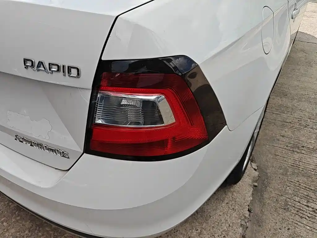 Skoda Rapid — фото 8