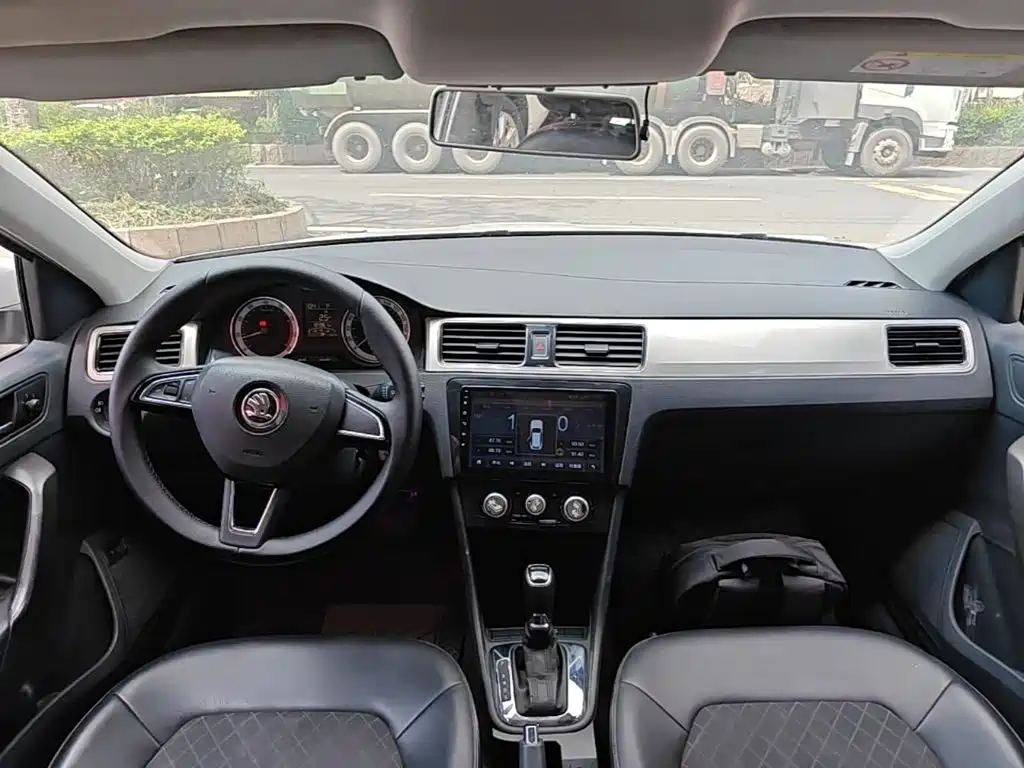 Skoda Rapid — фото 10