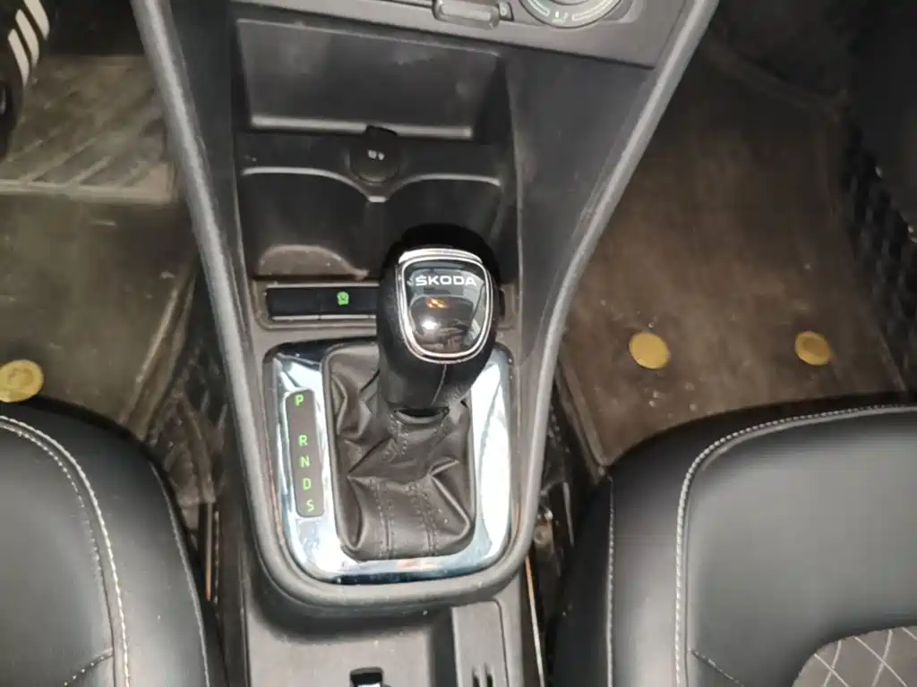 Skoda Rapid Spaceback — фото 14