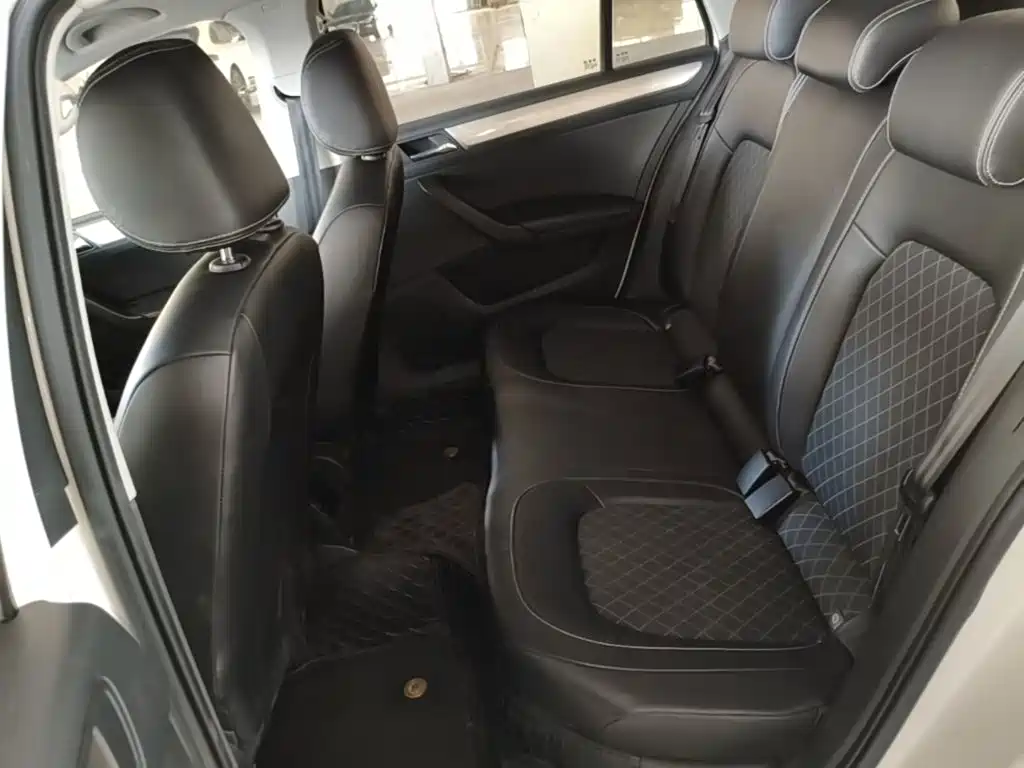Skoda Rapid Spaceback — фото 17