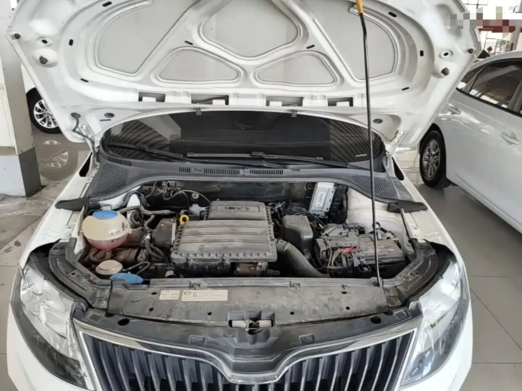 Skoda Rapid Spaceback — фото 20
