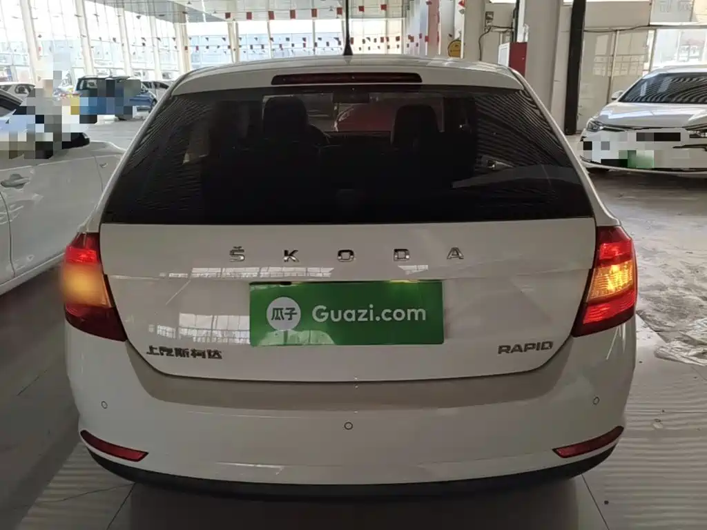 Skoda Rapid Spaceback — фото 6
