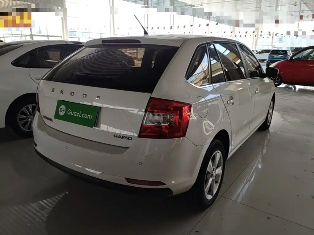 Skoda Rapid Spaceback — фото 7