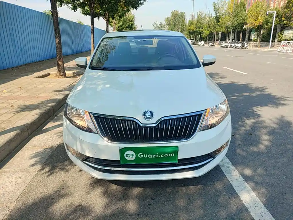 Skoda Rapid — фото 3