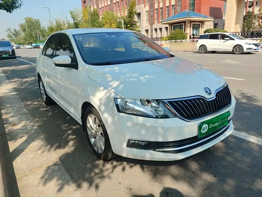 Skoda Rapid — фото 4