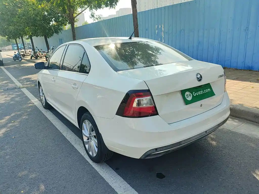 Skoda Rapid — фото 5
