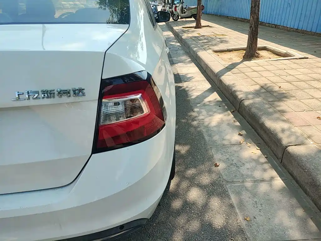 Skoda Rapid — фото 8