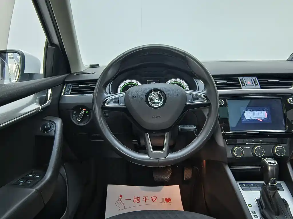 Skoda Octavia — фото 7