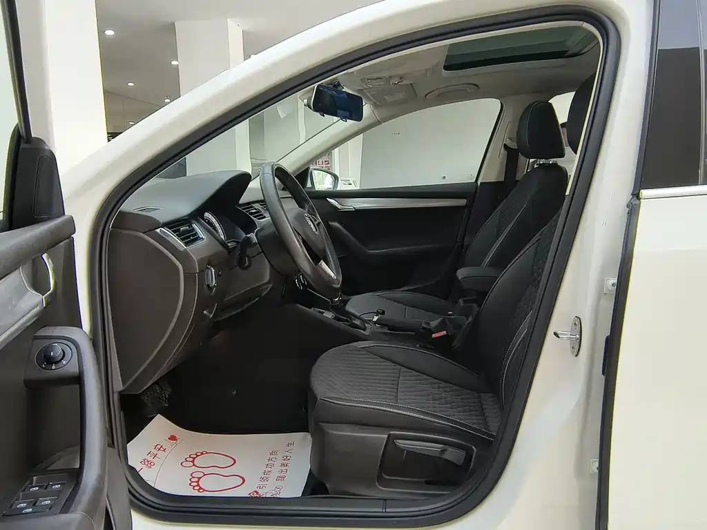 Skoda Octavia — фото 9