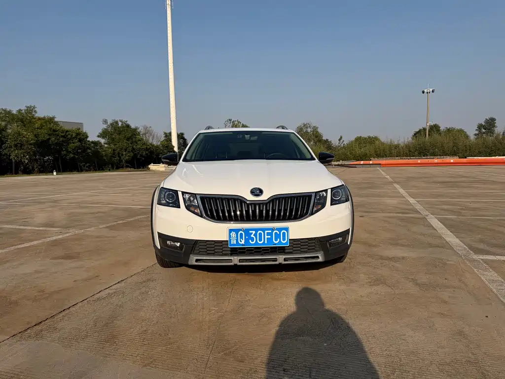Skoda Octavia — фото 2