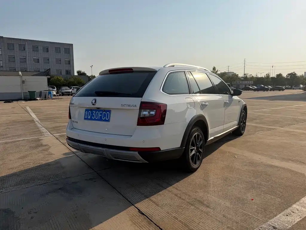 Skoda Octavia — фото 4