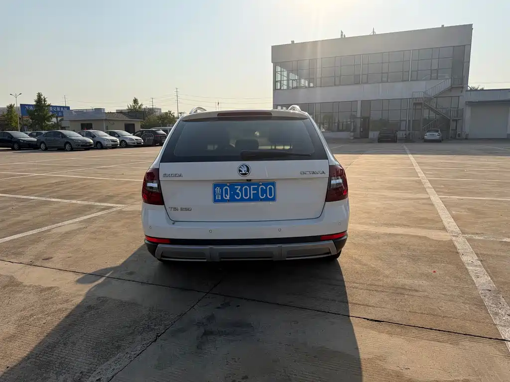 Skoda Octavia — фото 5