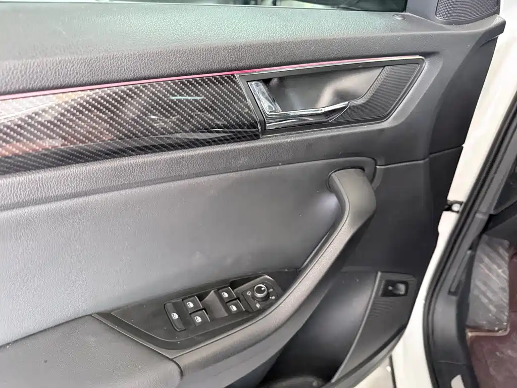 Skoda Kodiaq GT — фото 9