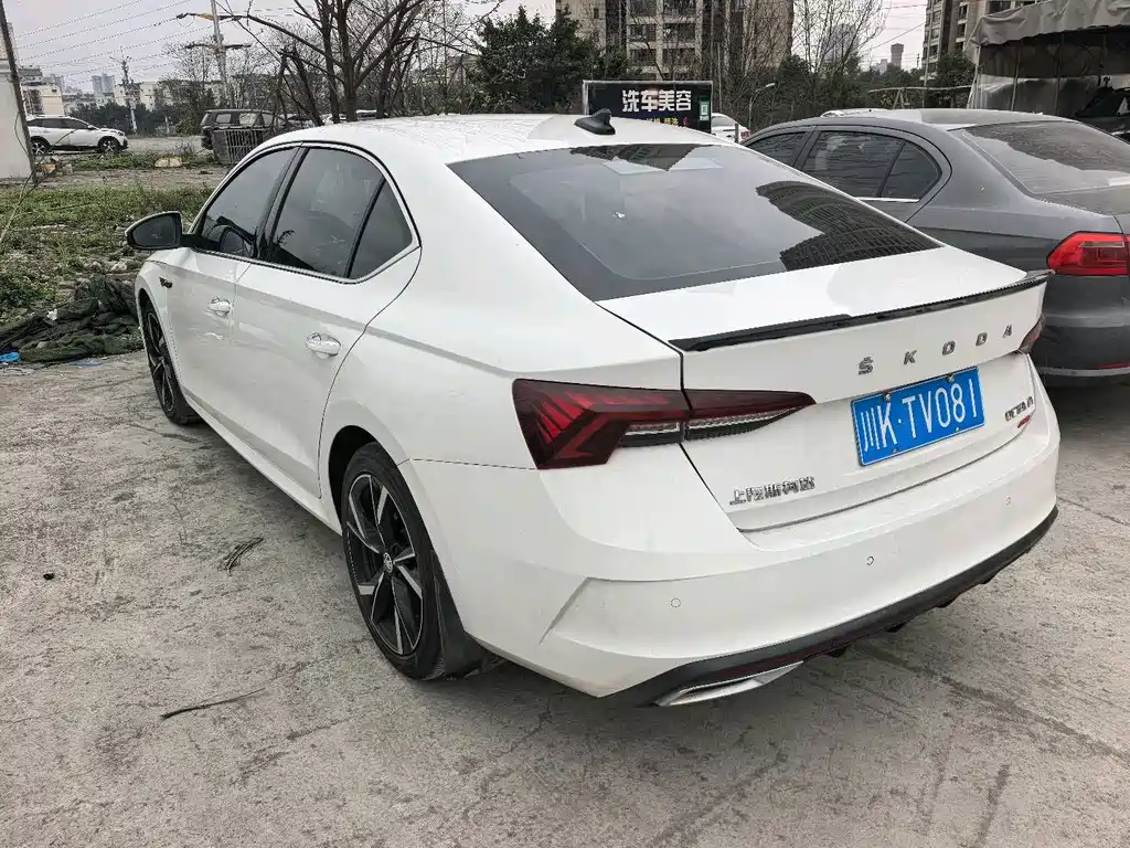 Skoda Octavia — фото 5