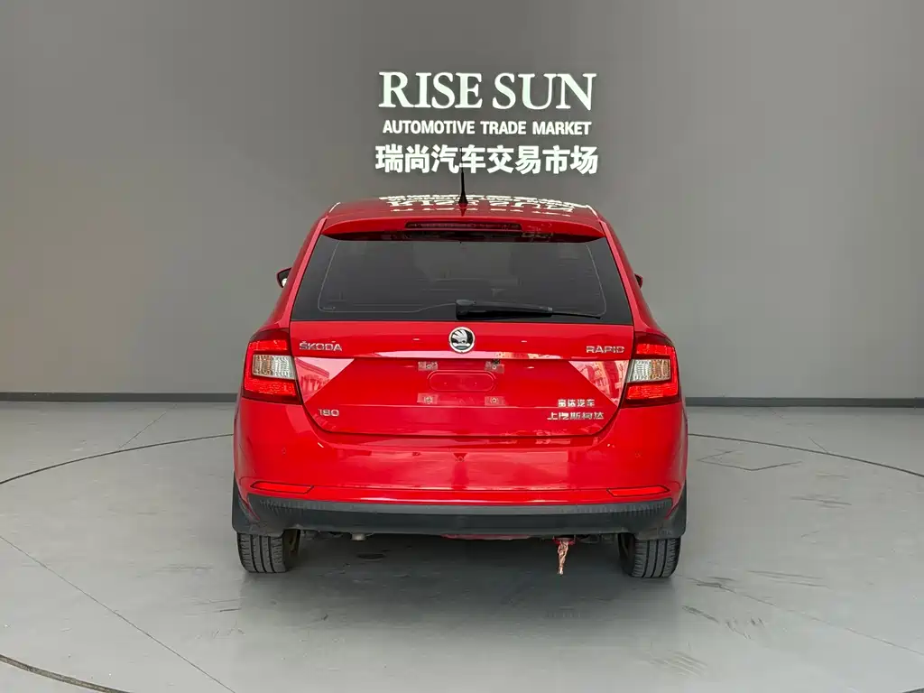 Skoda Rapid Spaceback — фото 4