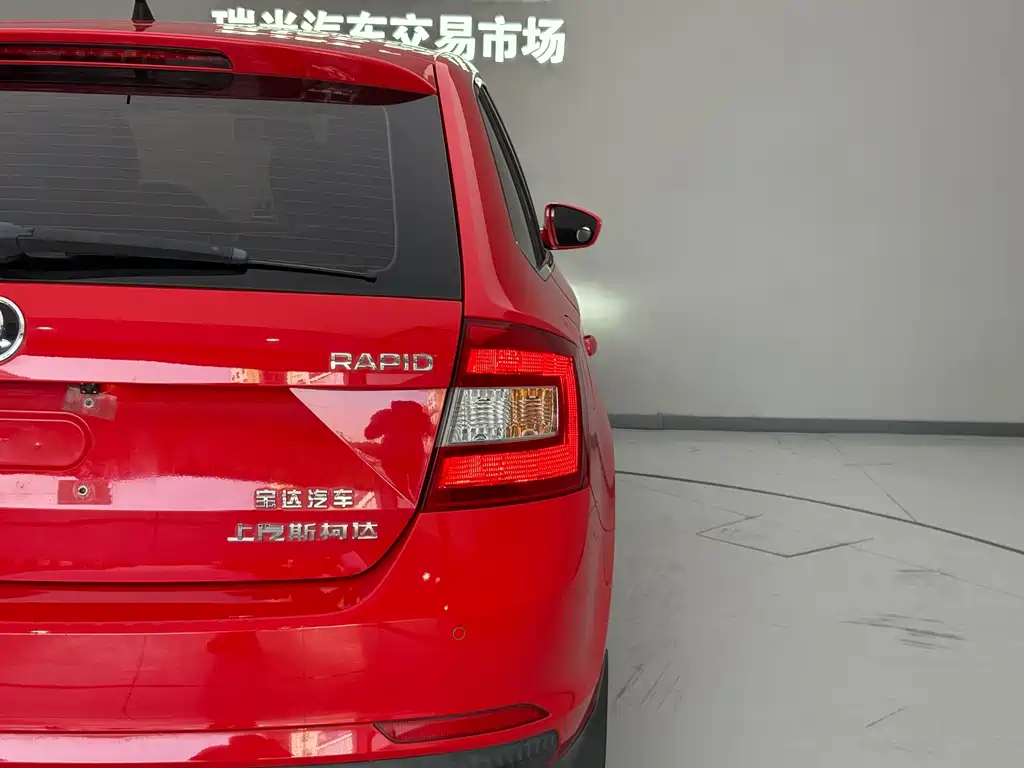 Skoda Rapid Spaceback — фото 5