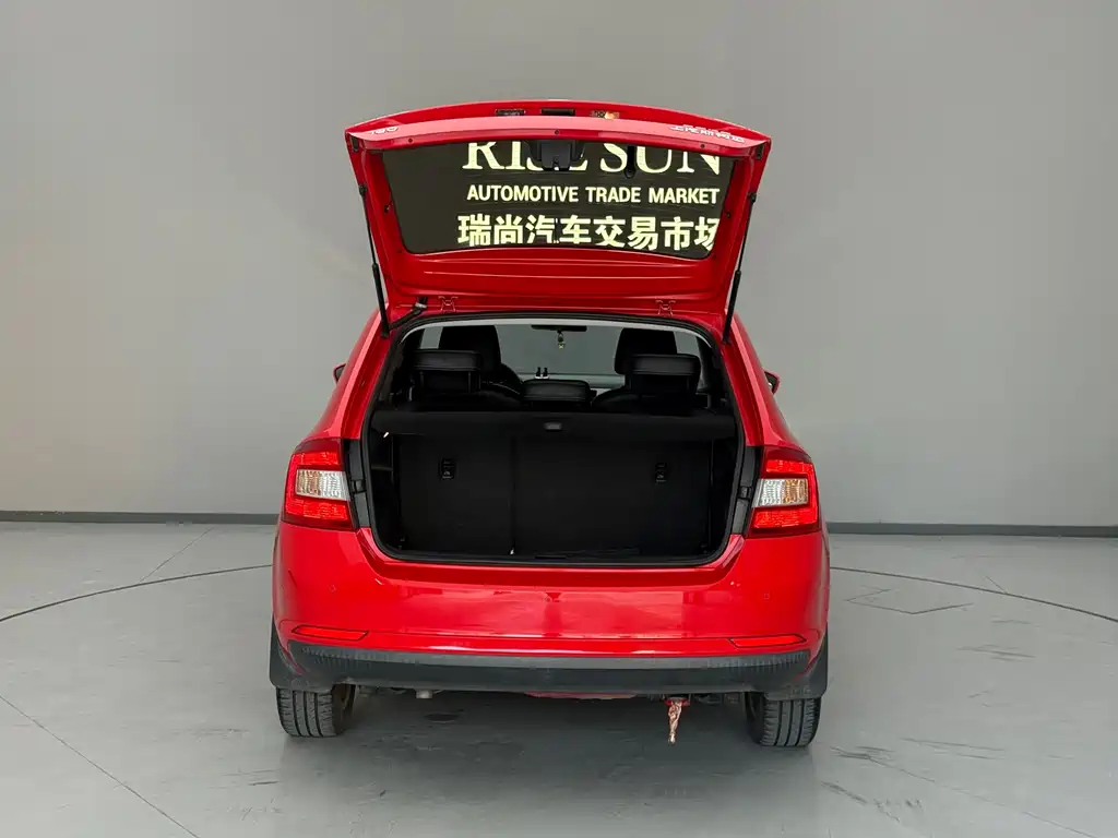 Skoda Rapid Spaceback — фото 6
