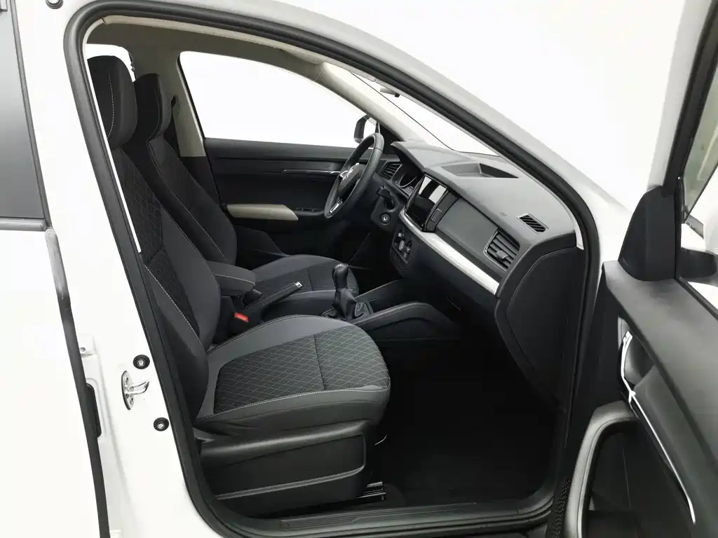 Skoda Kamiq — фото 23