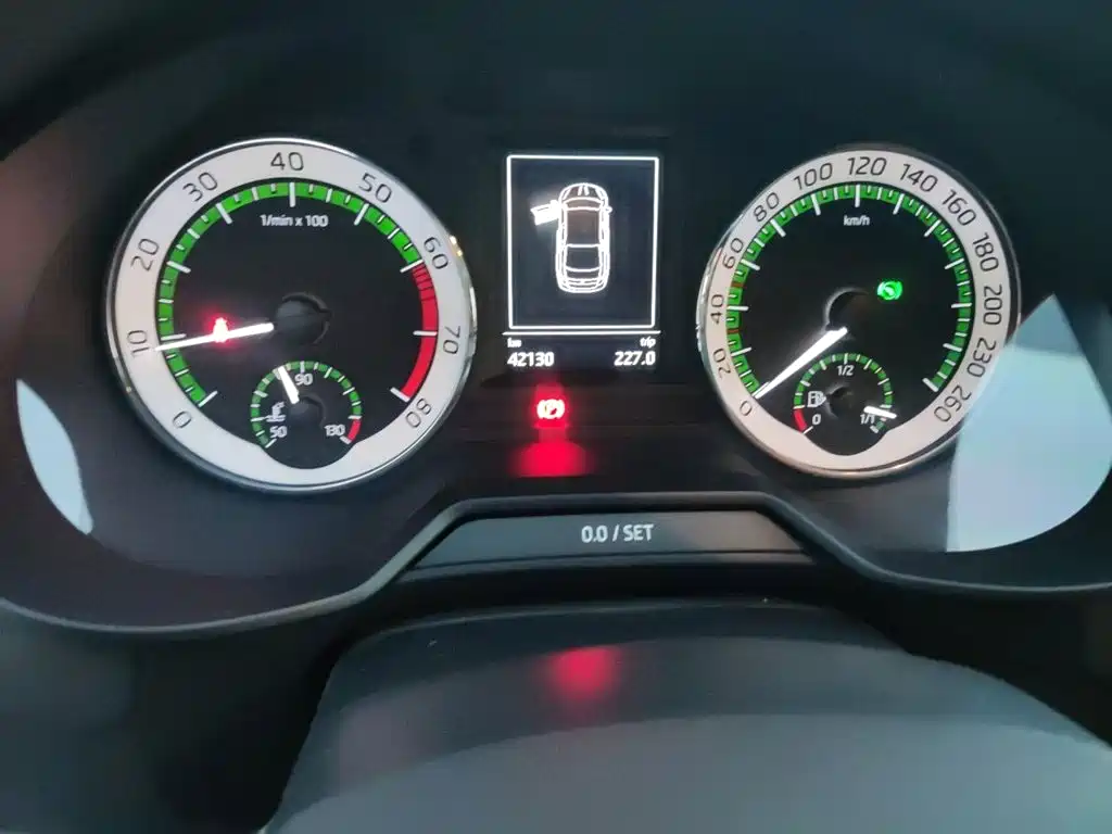 Skoda Octavia — фото 5
