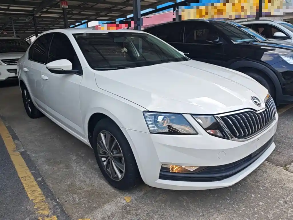 Skoda Octavia — фото 4