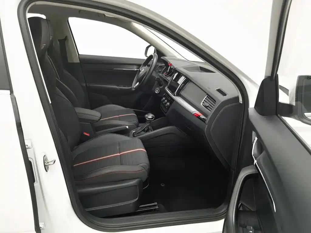 Skoda Kamiq — фото 23