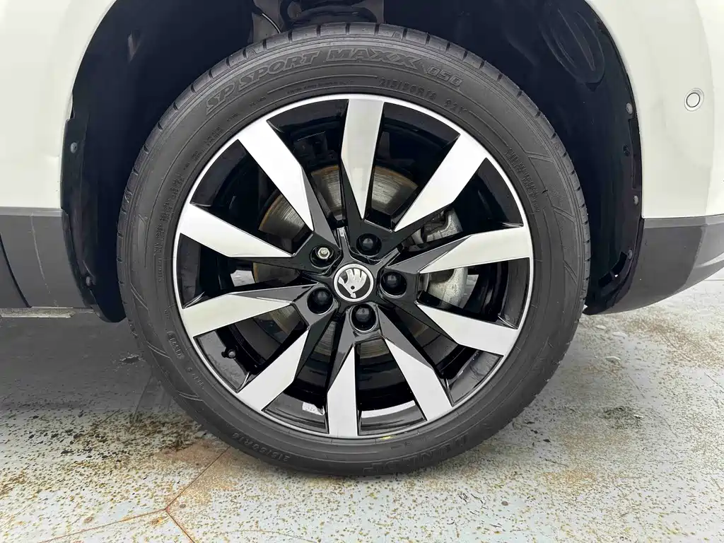 Skoda Karoq — фото 8