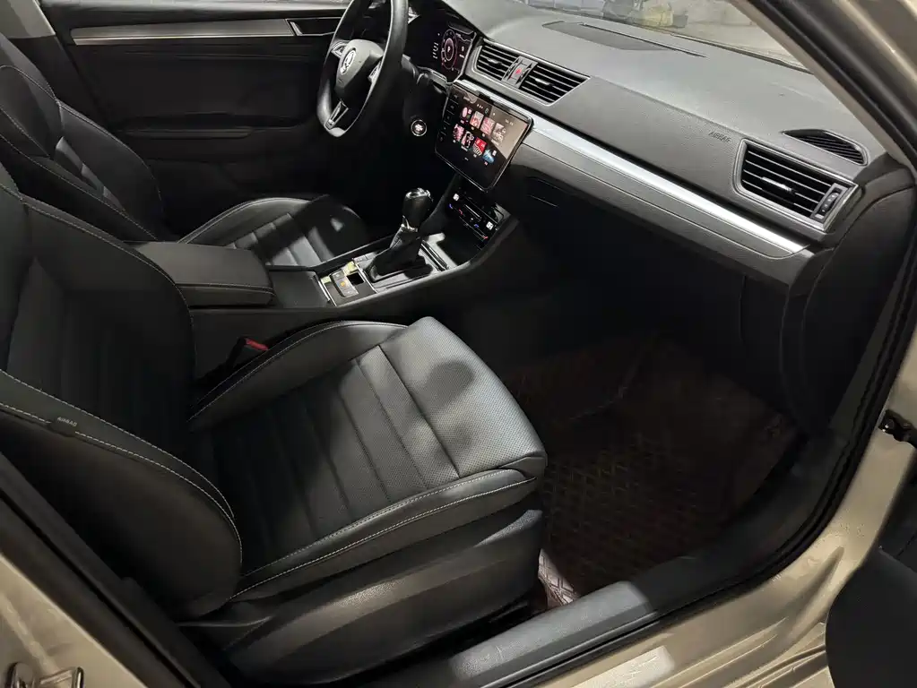 Skoda Superb — фото 13