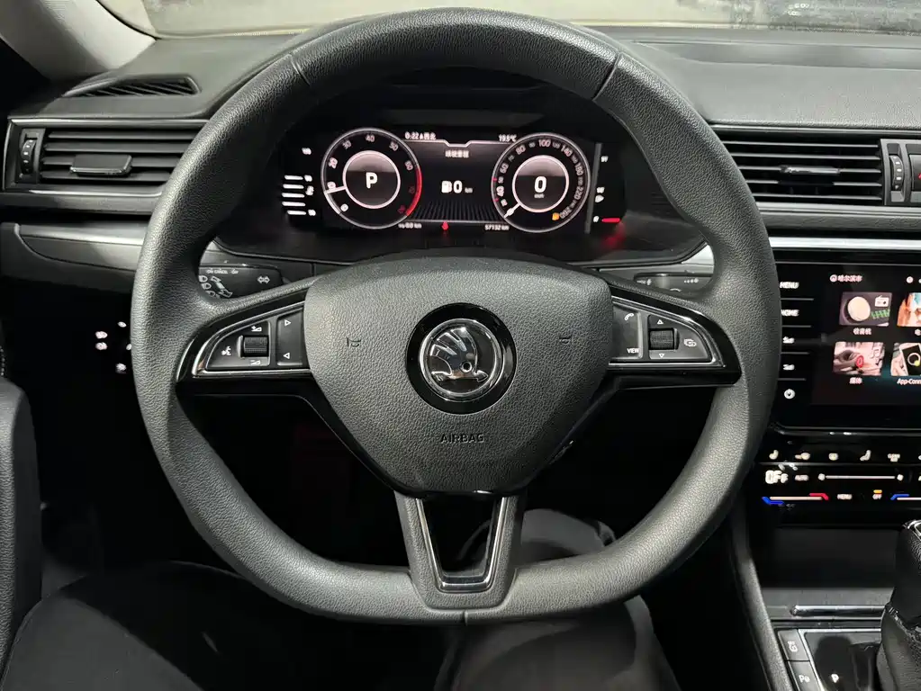Skoda Superb — фото 7