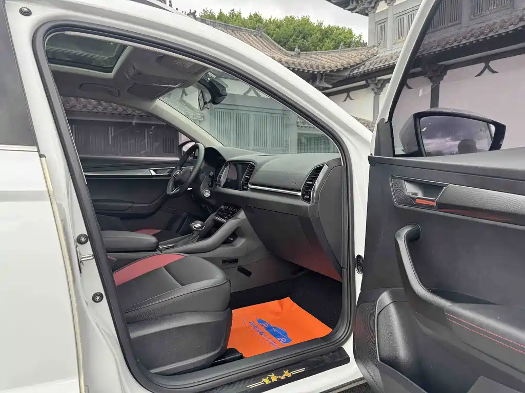 Skoda Karoq — фото 10