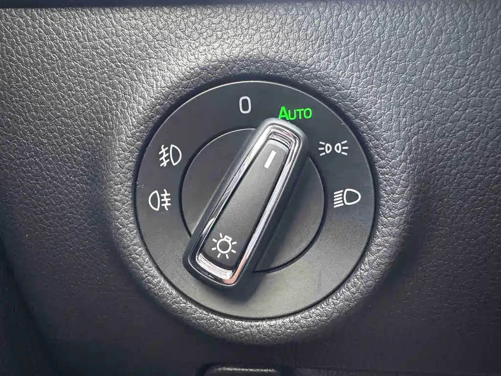 Skoda Superb — фото 11