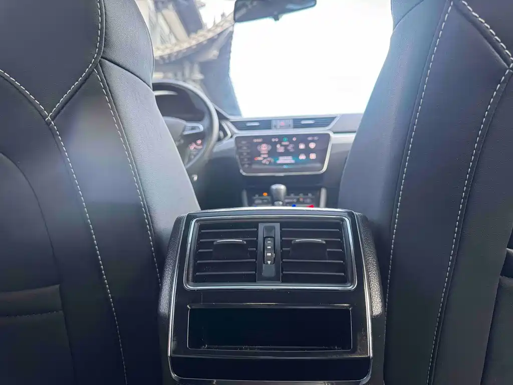 Skoda Superb — фото 17